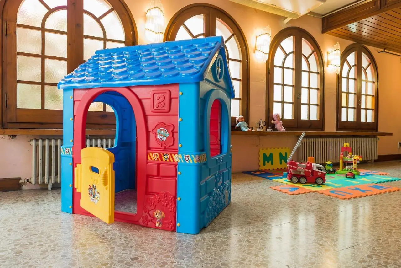 יורט דה מאר Hotel Mercedes 3*, יורט דה מאר ספרד